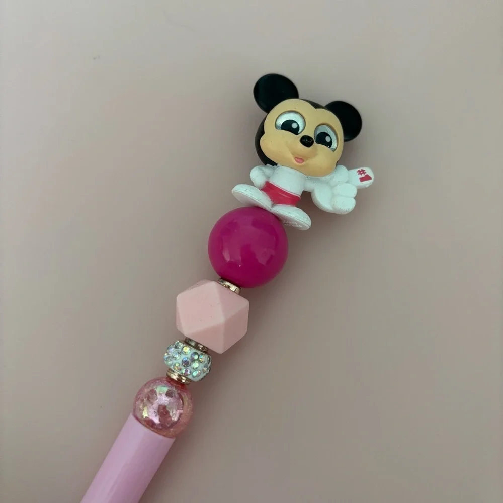 Disney Doorables: Mickey Mouse: Cheerleader Mickey Mouse handmade beaded pen